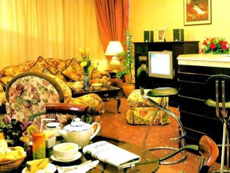 Al Bastaki International Hotel Kuwait City Exteriör bild
